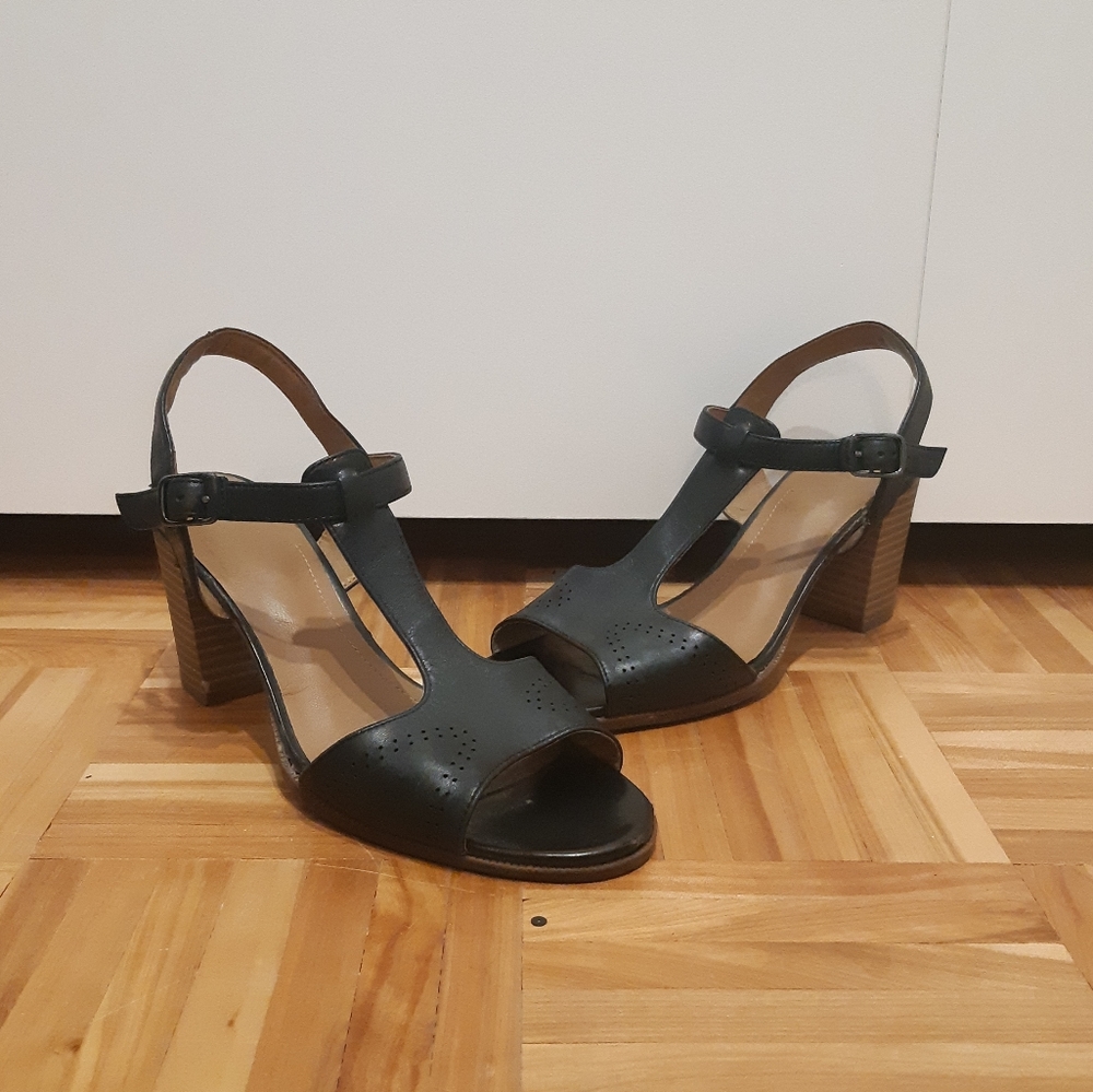 Clarks Artisan leather heeled sandals black 9 1/2